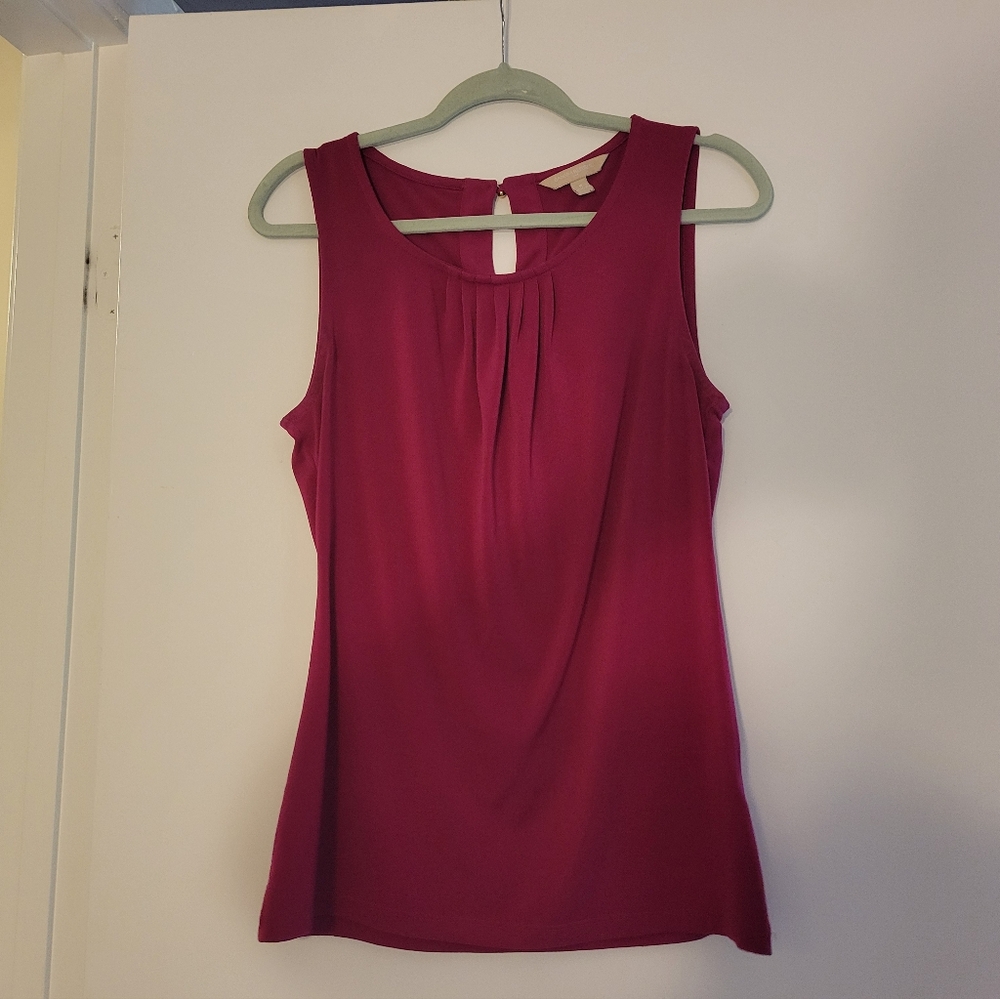 💚💚3 for $15💚💚 Banana Republic Pink Pleated Sleeveless Tank Top